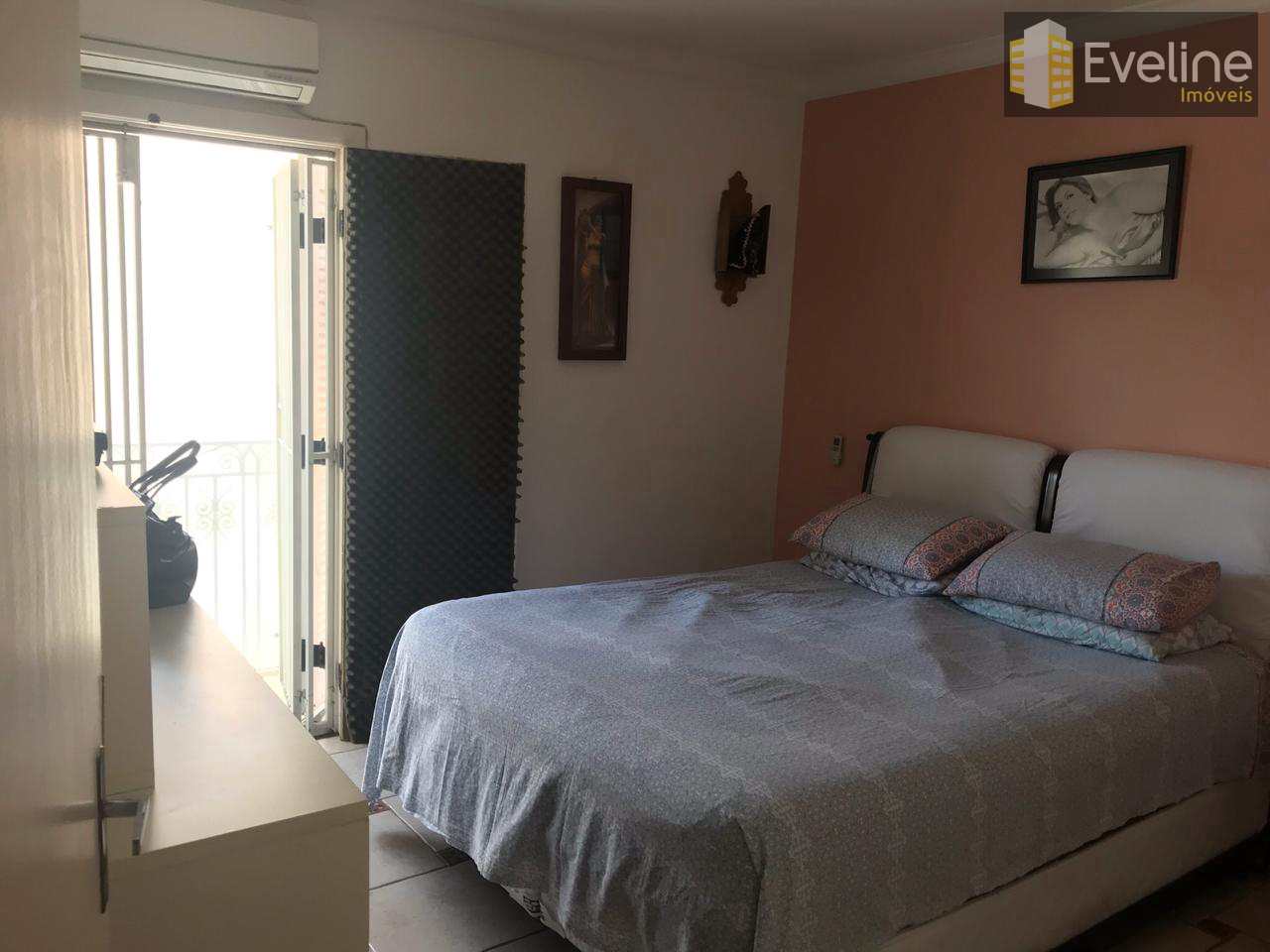 Casa à venda com 3 quartos, 271m² - Foto 16