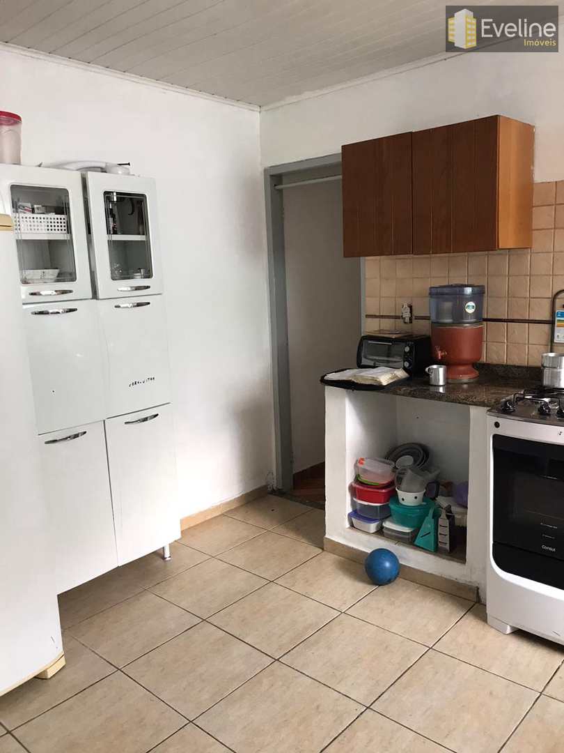 Casa à venda com 3 quartos, 225m² - Foto 2