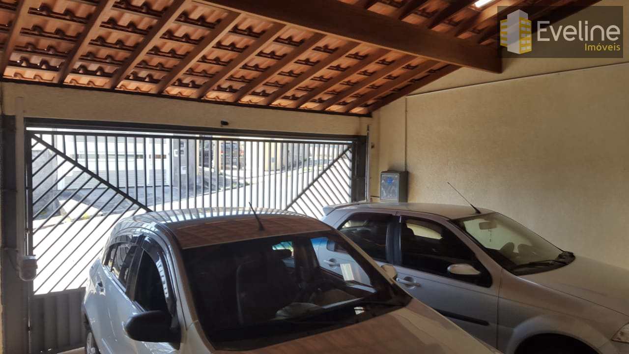 Sobrado à venda com 4 quartos, 244m² - Foto 2