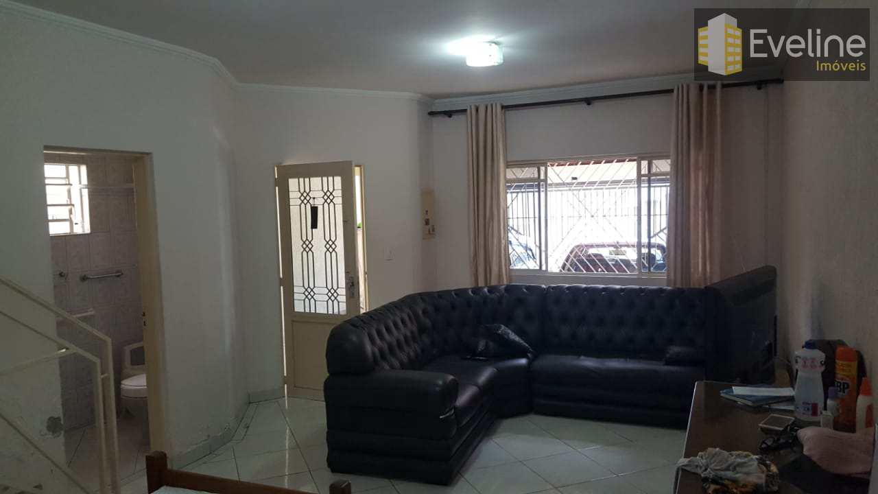 Sobrado à venda com 4 quartos, 244m² - Foto 1