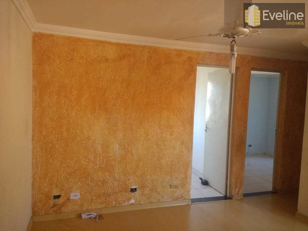 Apartamento à venda com 2 quartos, 42m² - Foto 2