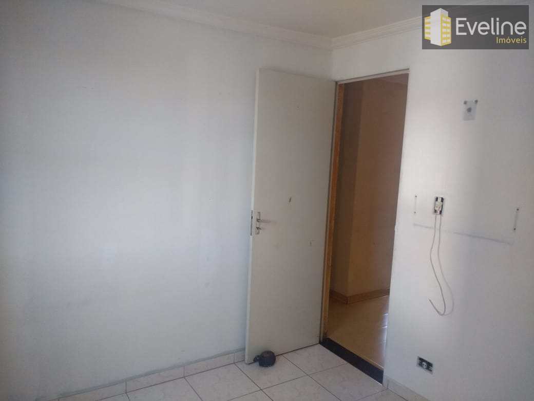 Apartamento à venda com 2 quartos, 42m² - Foto 4