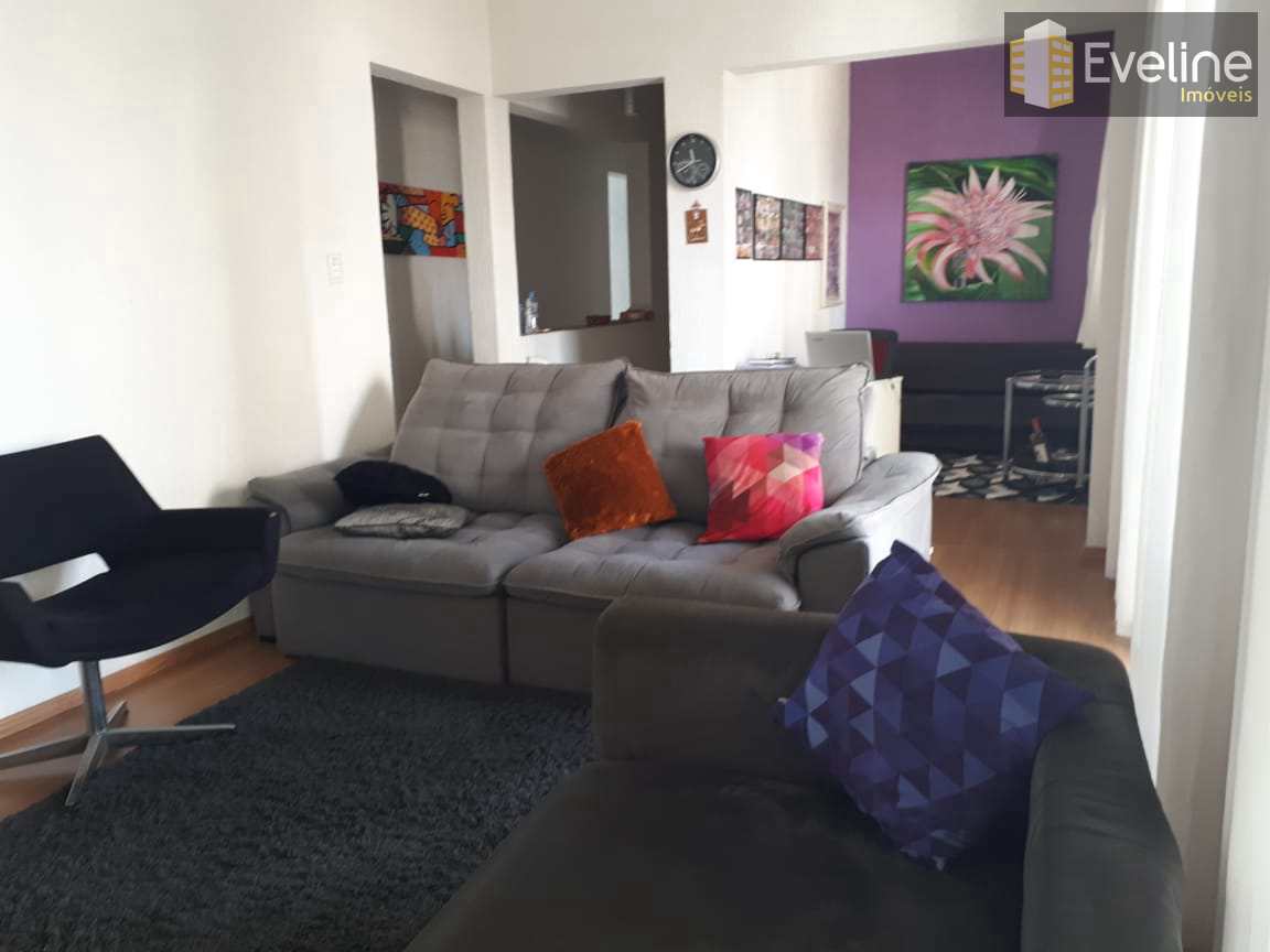 Casa à venda com 4 quartos, 200m² - Foto 2