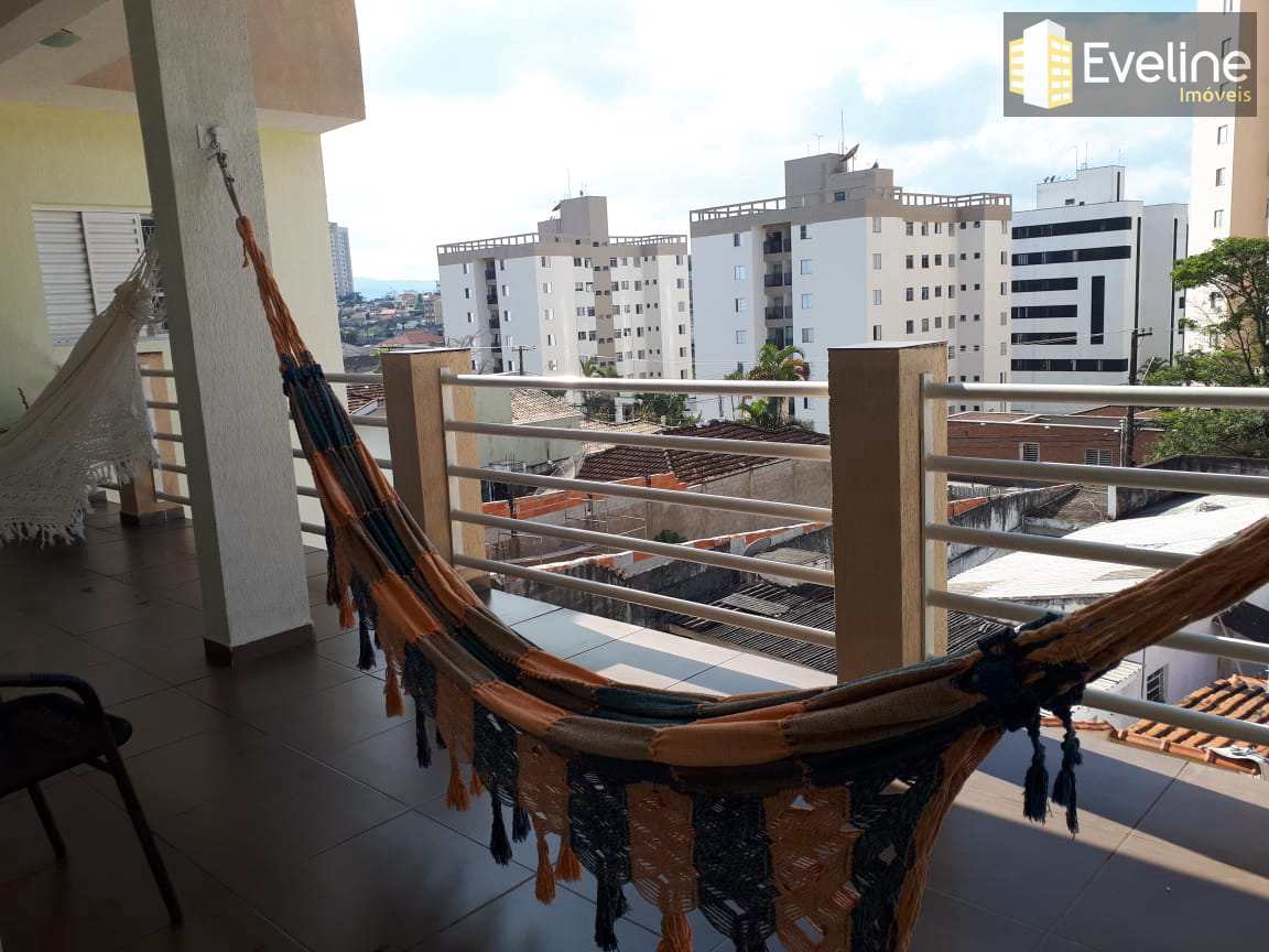 Casa à venda com 4 quartos, 200m² - Foto 14