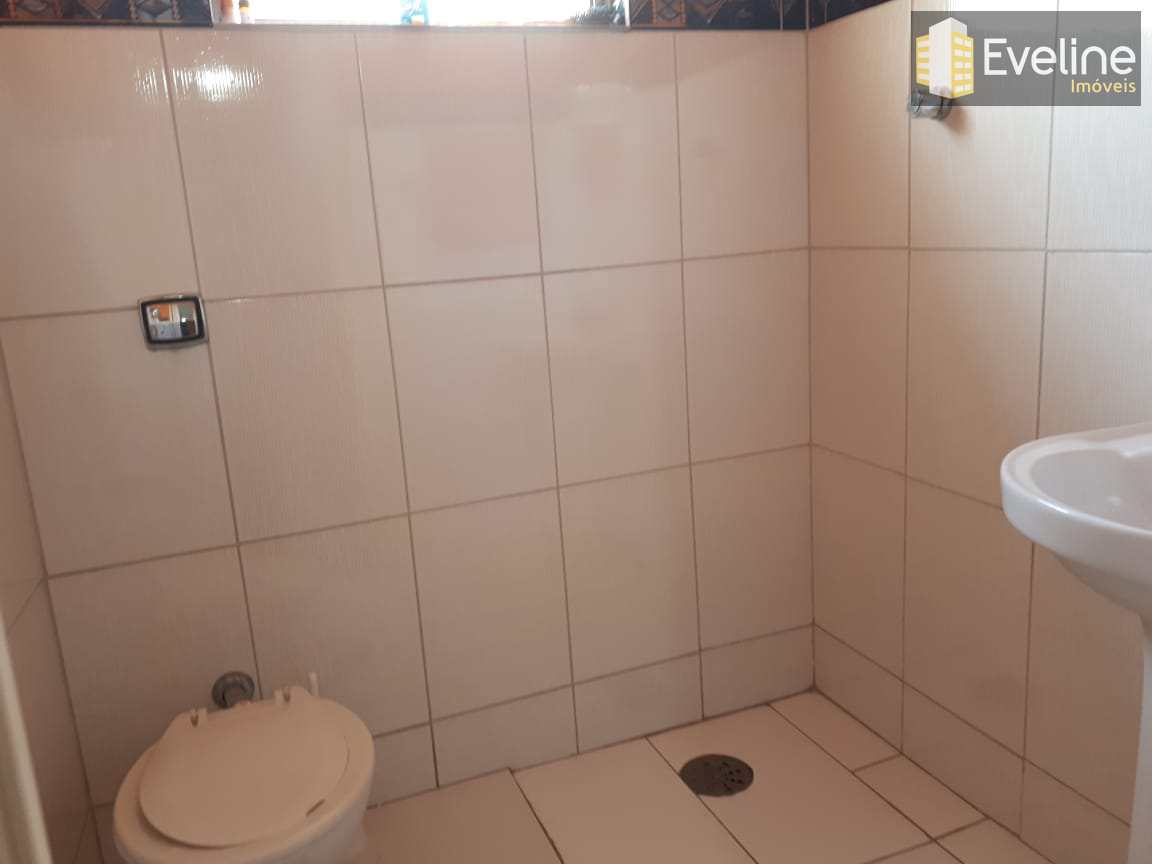 Casa à venda com 4 quartos, 200m² - Foto 10