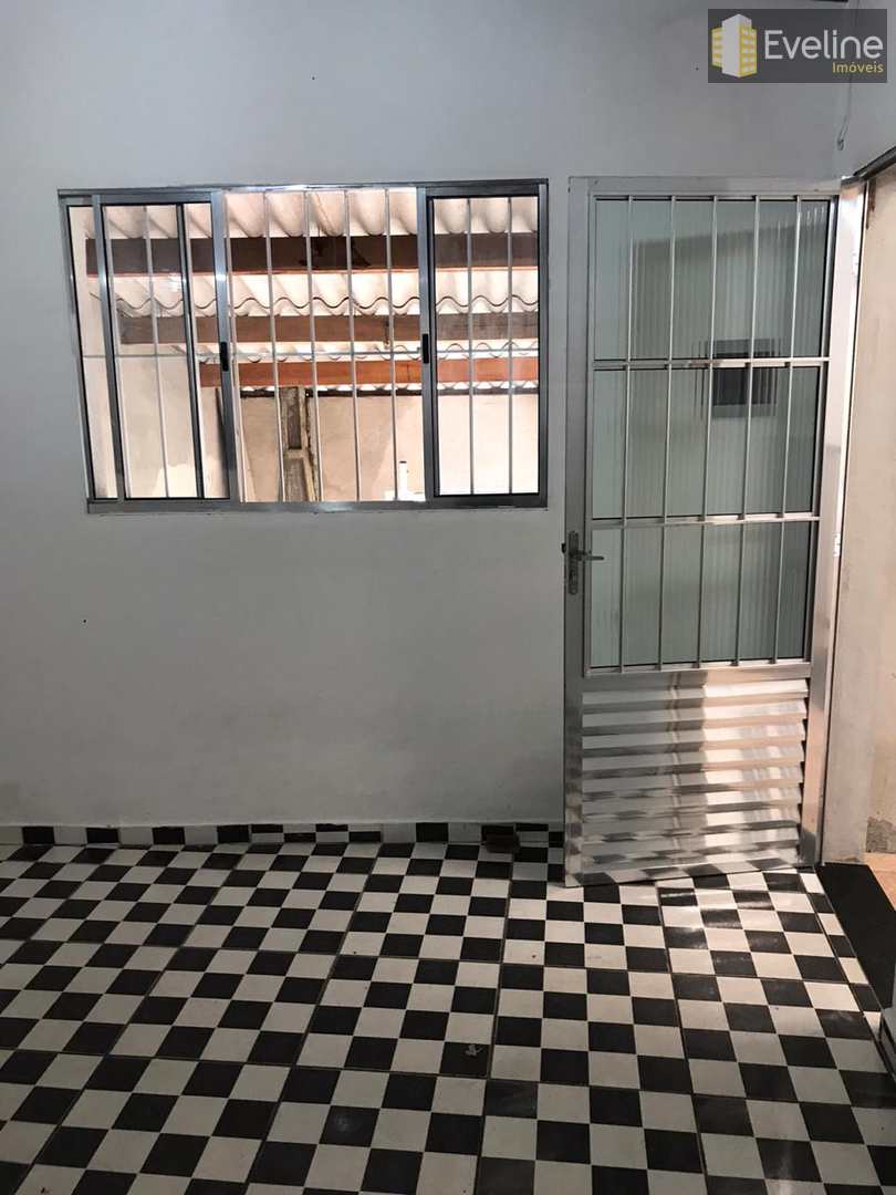 Casa à venda com 2 quartos, 180m² - Foto 4