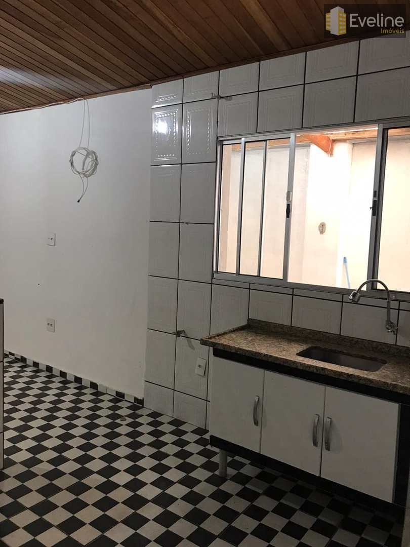 Casa à venda com 2 quartos, 180m² - Foto 8