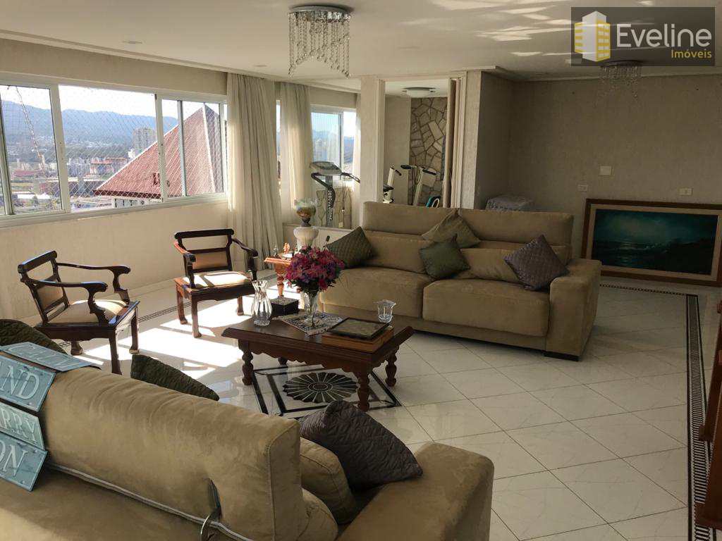 Apartamento à venda com 4 quartos, 600m² - Foto 1