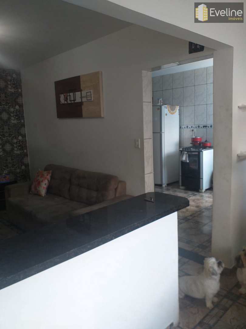 Casa à venda com 3 quartos, 300m² - Foto 3