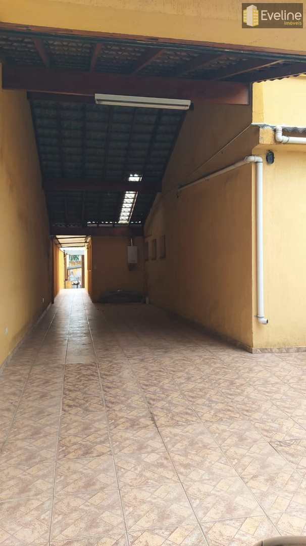 Casa à venda com 3 quartos, 166m² - Foto 2