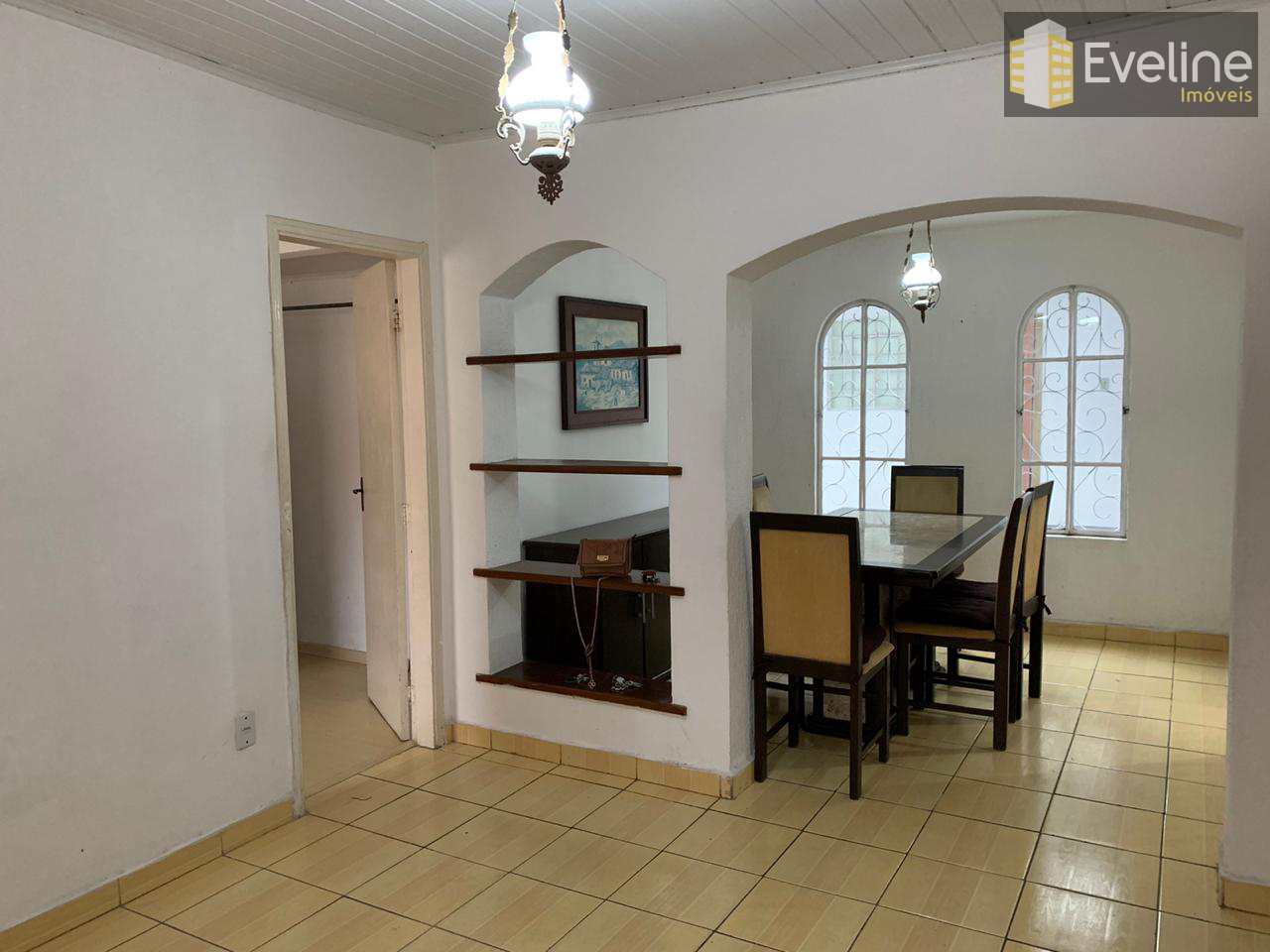 Casa à venda com 2 quartos, 86m² - Foto 1