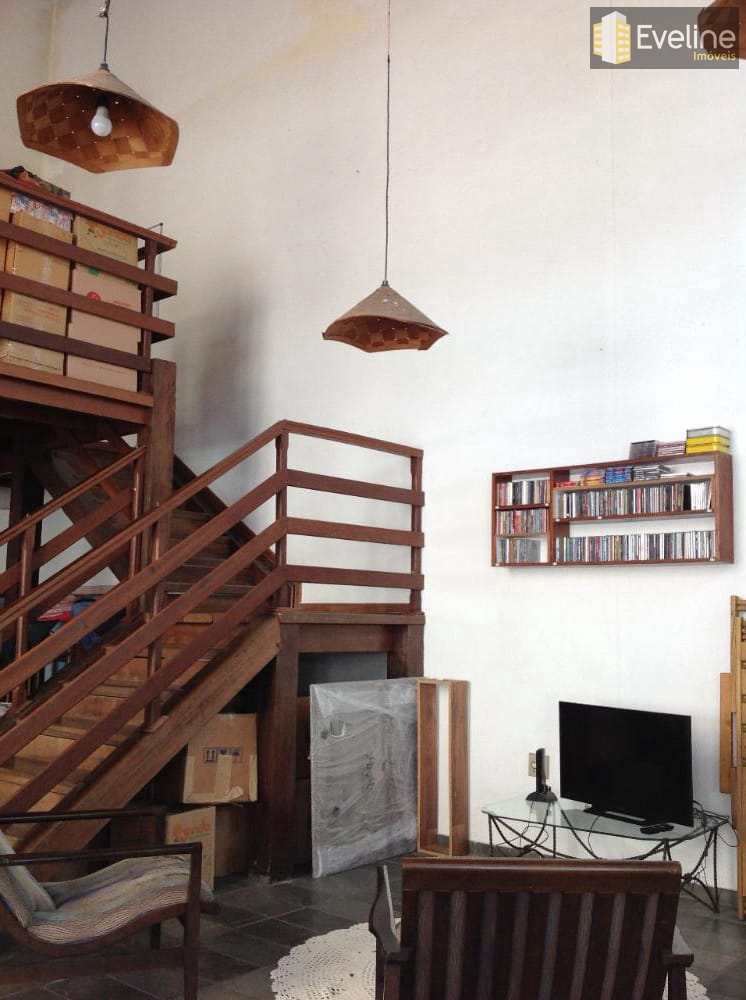 Casa à venda com 3 quartos, 217m² - Foto 11