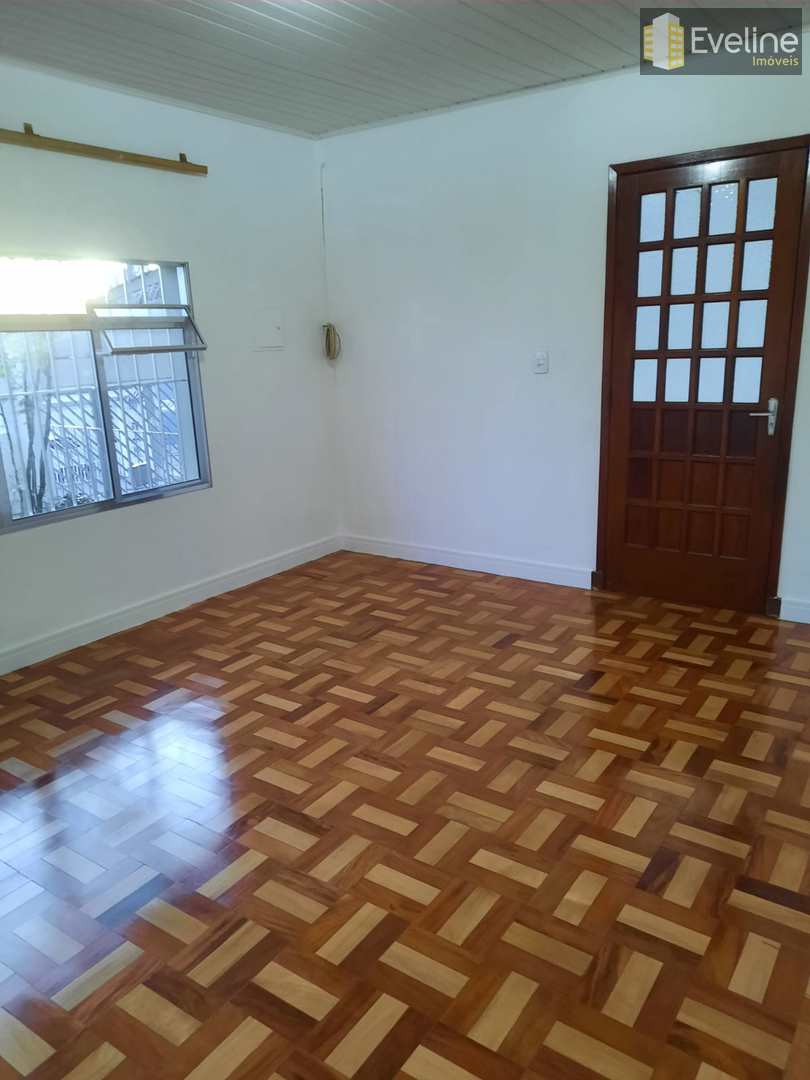 Casa para alugar com 3 quartos, 100m² - Foto 3