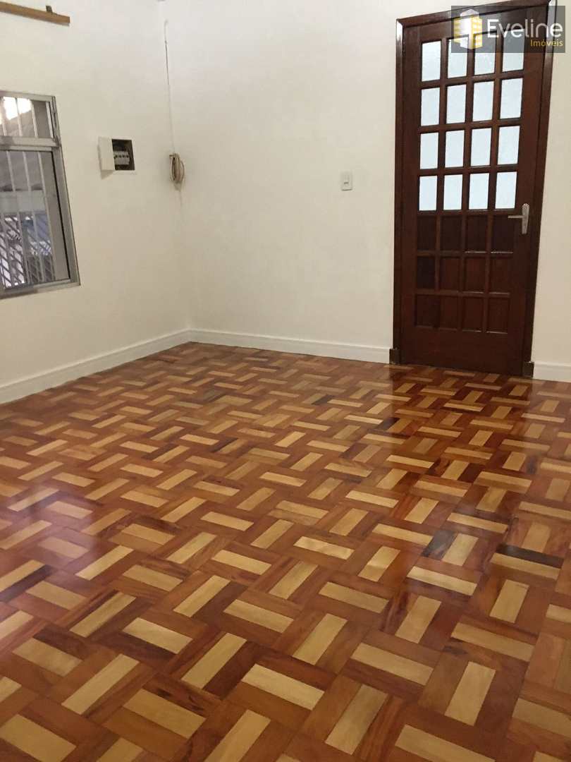 Casa para alugar com 3 quartos, 100m² - Foto 4