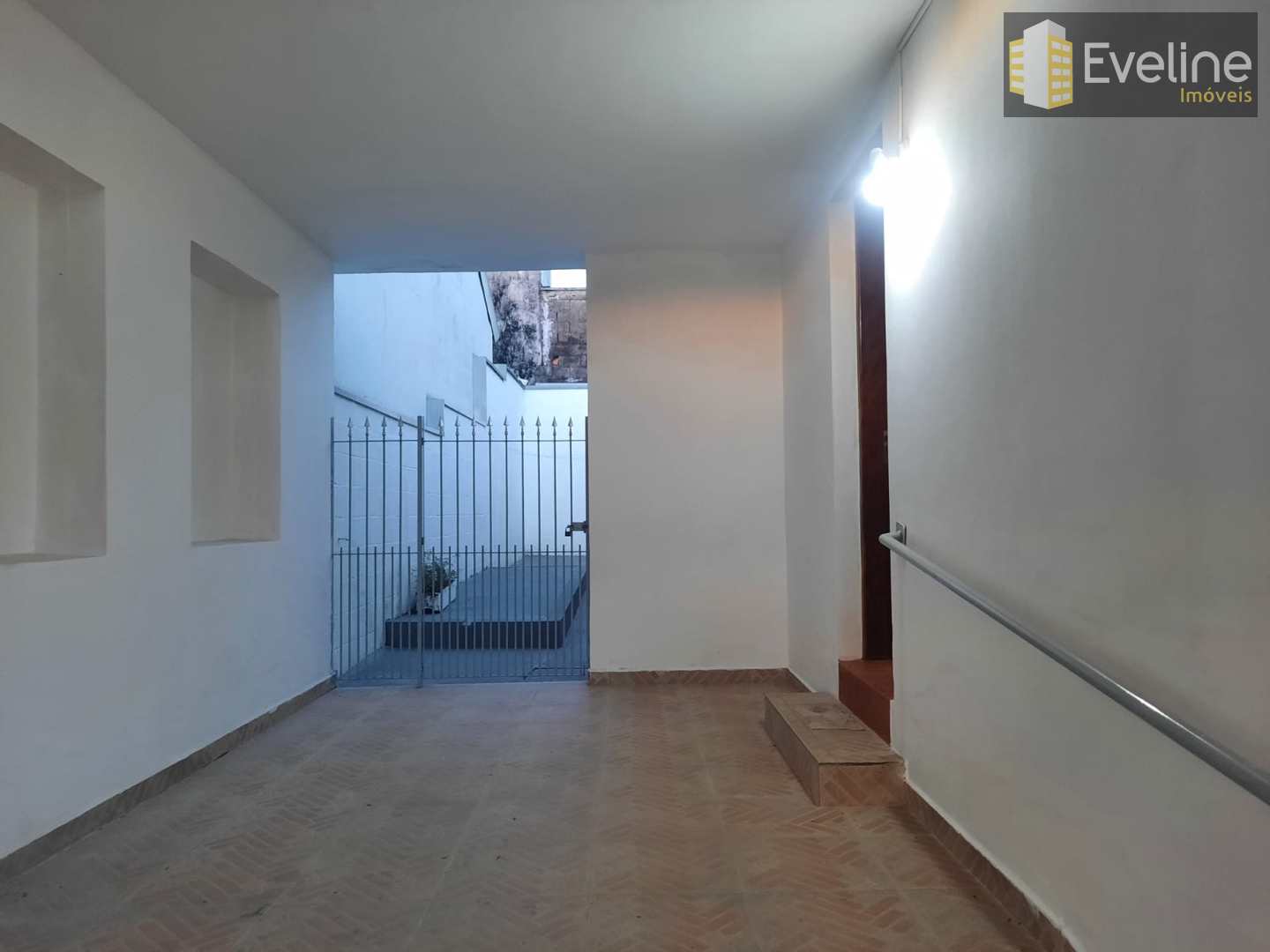 Casa para alugar com 3 quartos, 100m² - Foto 1