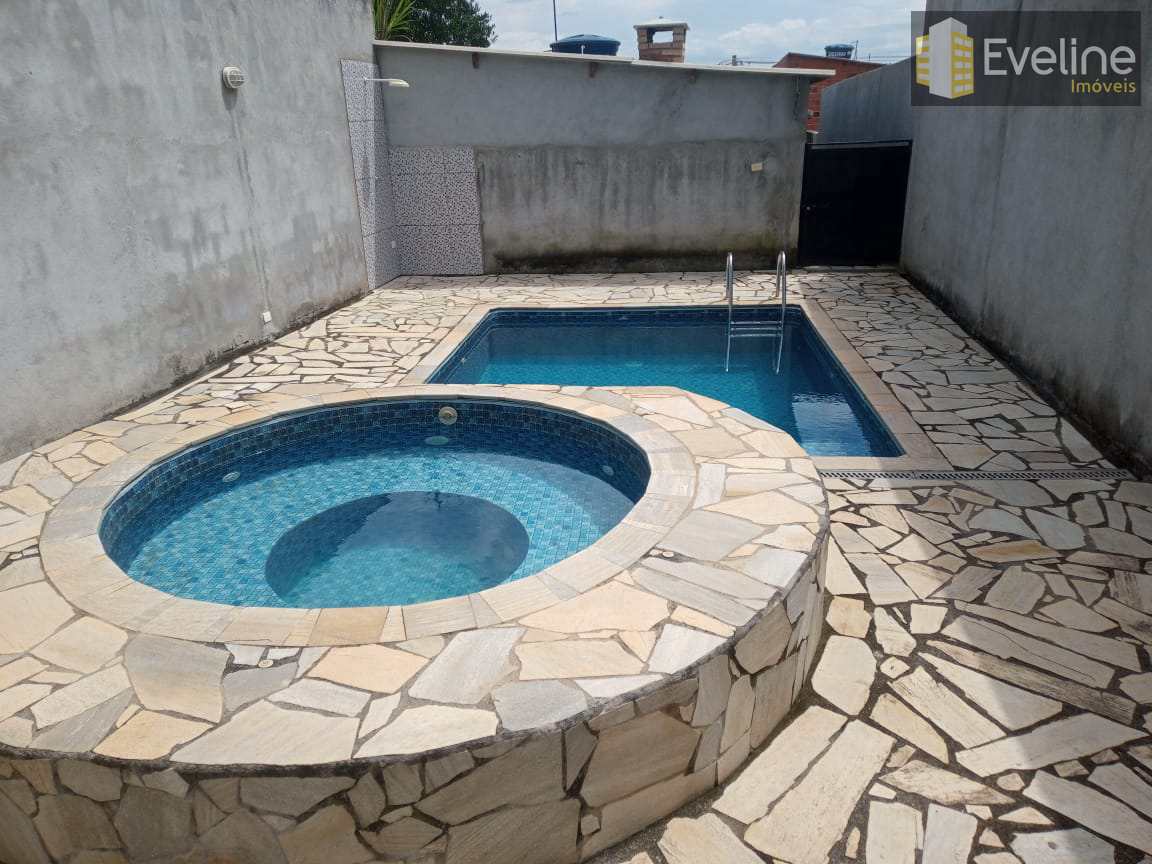 Casa à venda com 2 quartos, 300m² - Foto 1