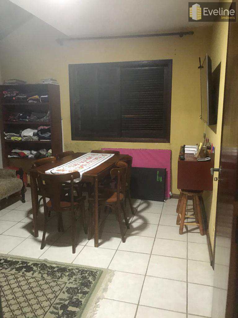 Casa à venda com 3 quartos, 306m² - Foto 26