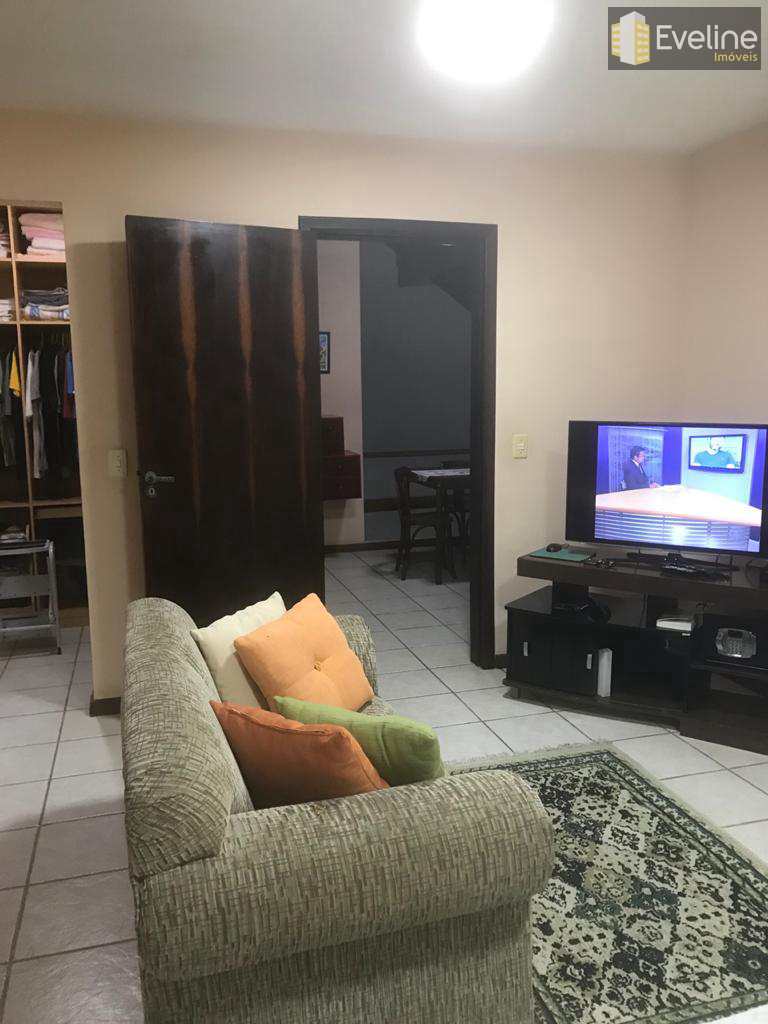 Casa à venda com 3 quartos, 306m² - Foto 10