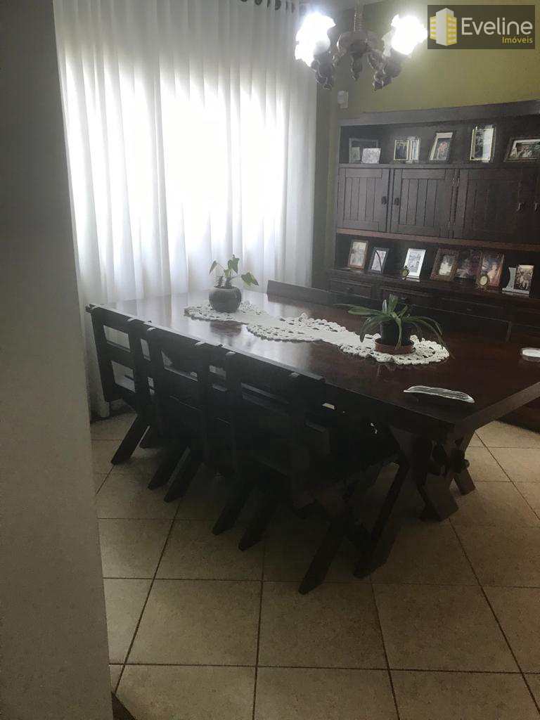 Casa à venda com 3 quartos, 306m² - Foto 11