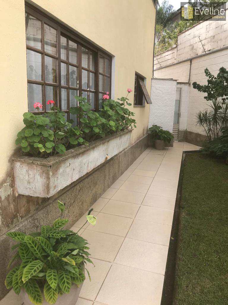 Casa à venda com 3 quartos, 306m² - Foto 3