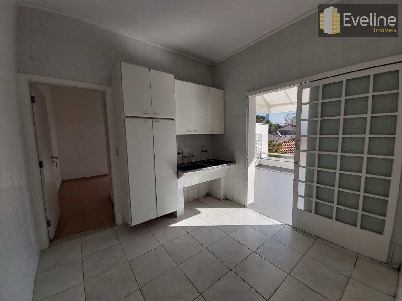 Casa à venda com 4 quartos, 380m² - Foto 11