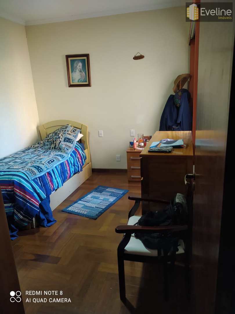 Casa à venda com 3 quartos, 230m² - Foto 8