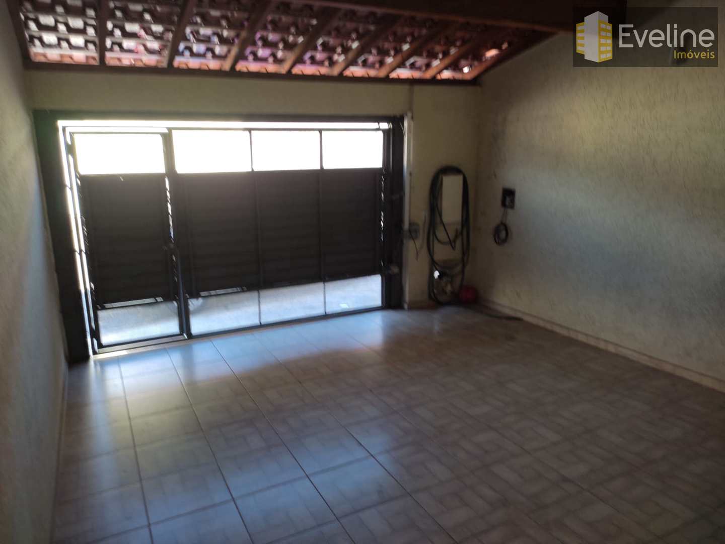 Casa à venda e aluguel com 3 quartos, 250m² - Foto 18