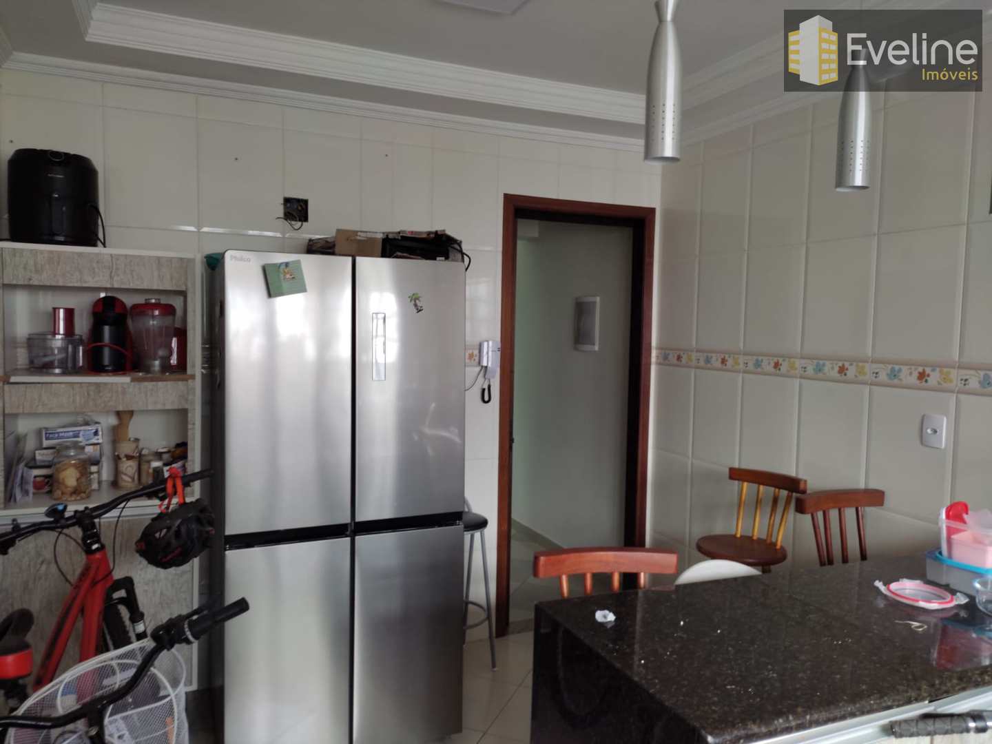 Casa à venda e aluguel com 3 quartos, 250m² - Foto 4