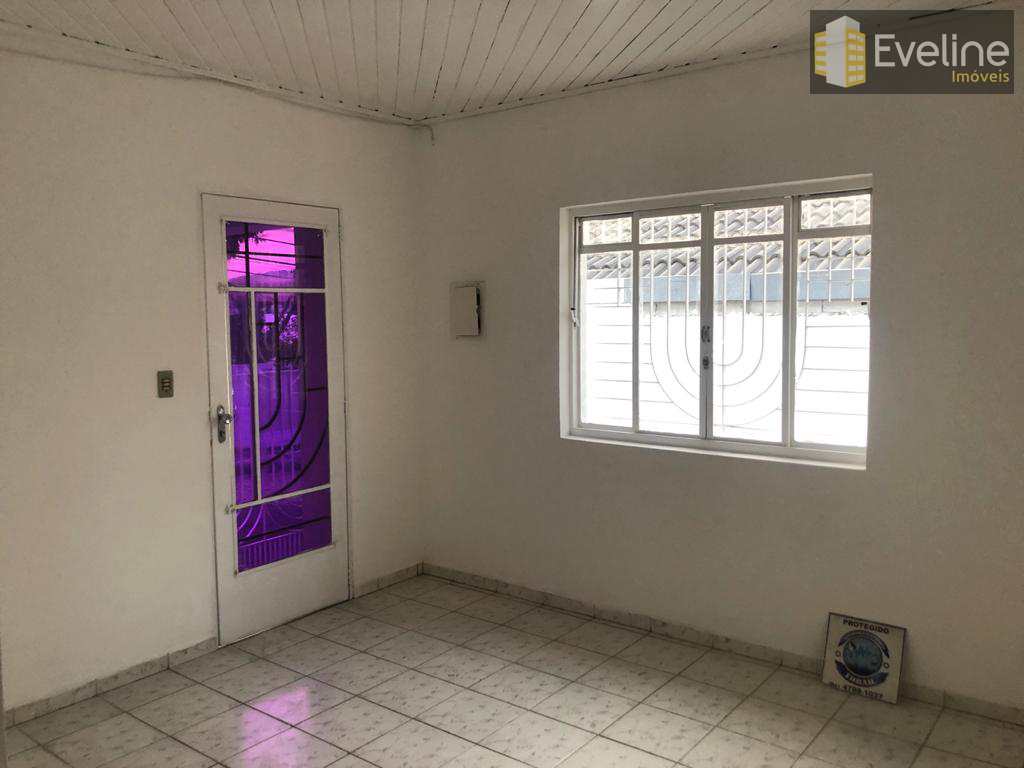 Casa para alugar com 2 quartos, 78m² - Foto 1