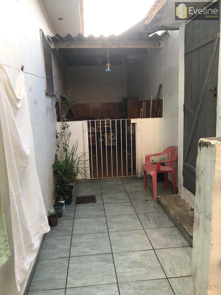 Casa à venda com 2 quartos, 190m² - Foto 8