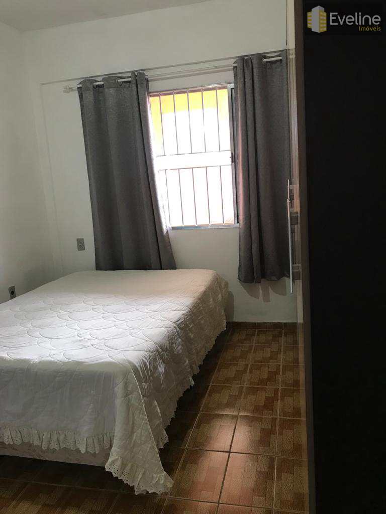 Casa à venda com 2 quartos, 190m² - Foto 1