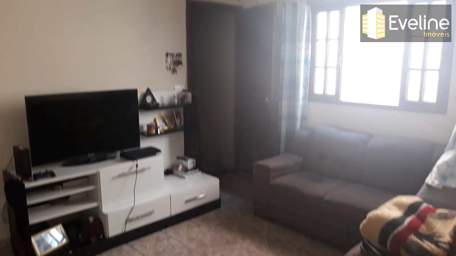 Casa à venda com 4 quartos, 156m² - Foto 2