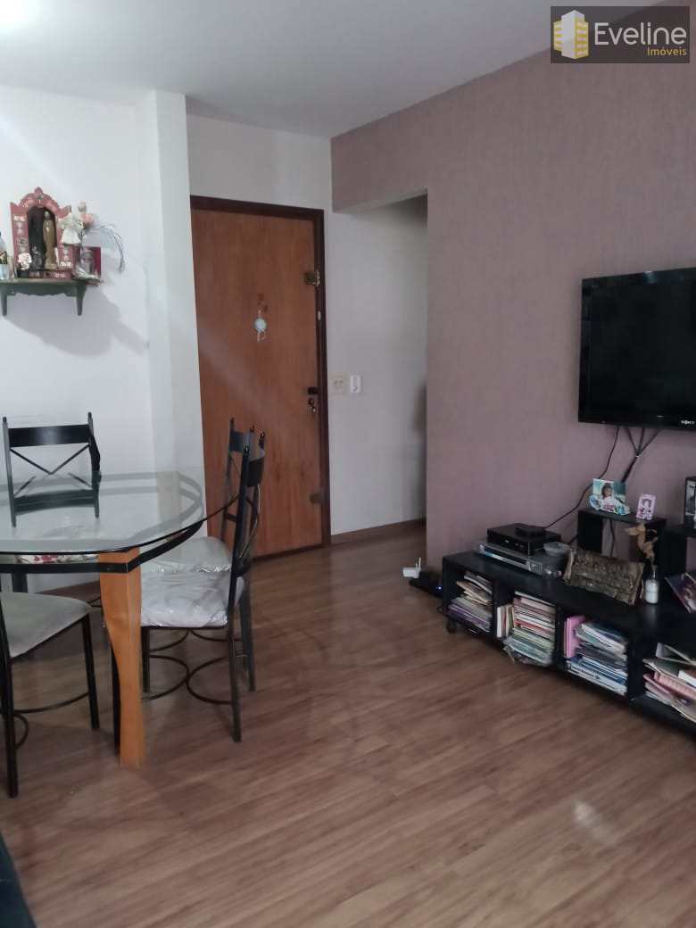 Apartamento à venda com 2 quartos, 75m² - Foto 2