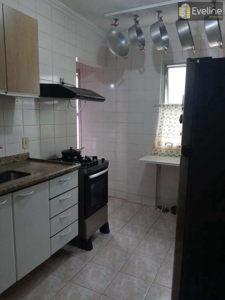 Apartamento à venda com 2 quartos, 75m² - Foto 3