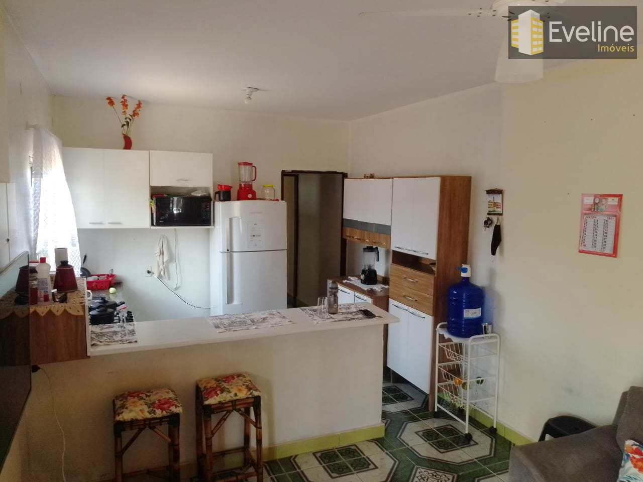 Casa à venda com 3 quartos, 102m² - Foto 1