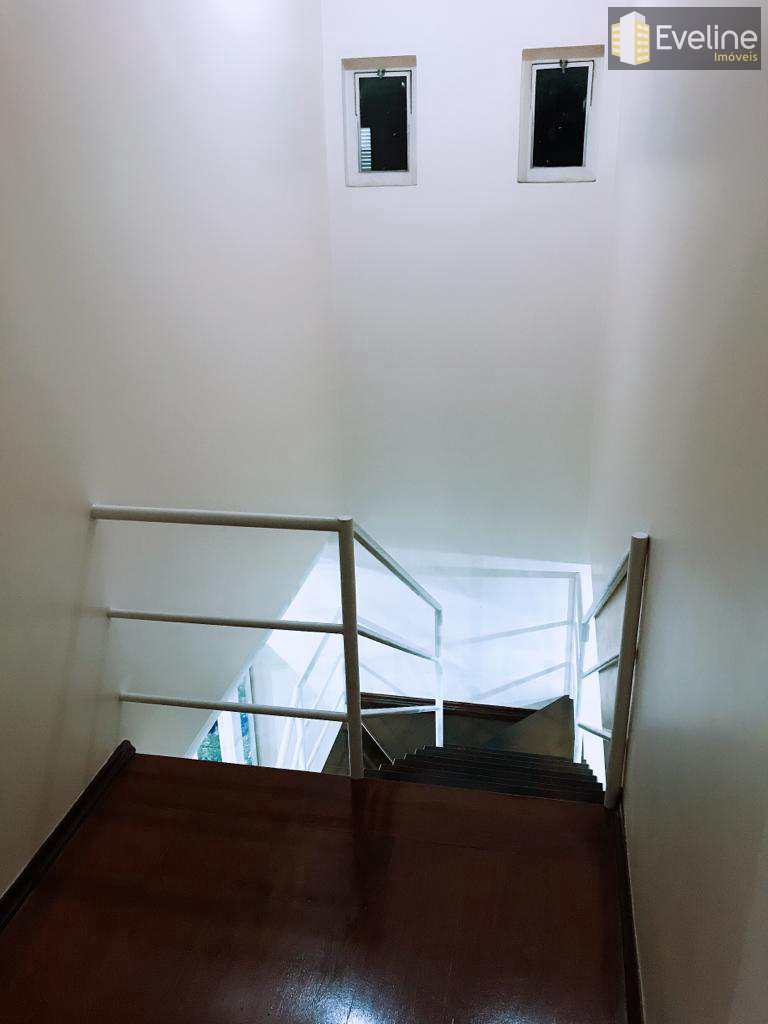 Casa à venda com 4 quartos, 200m² - Foto 23