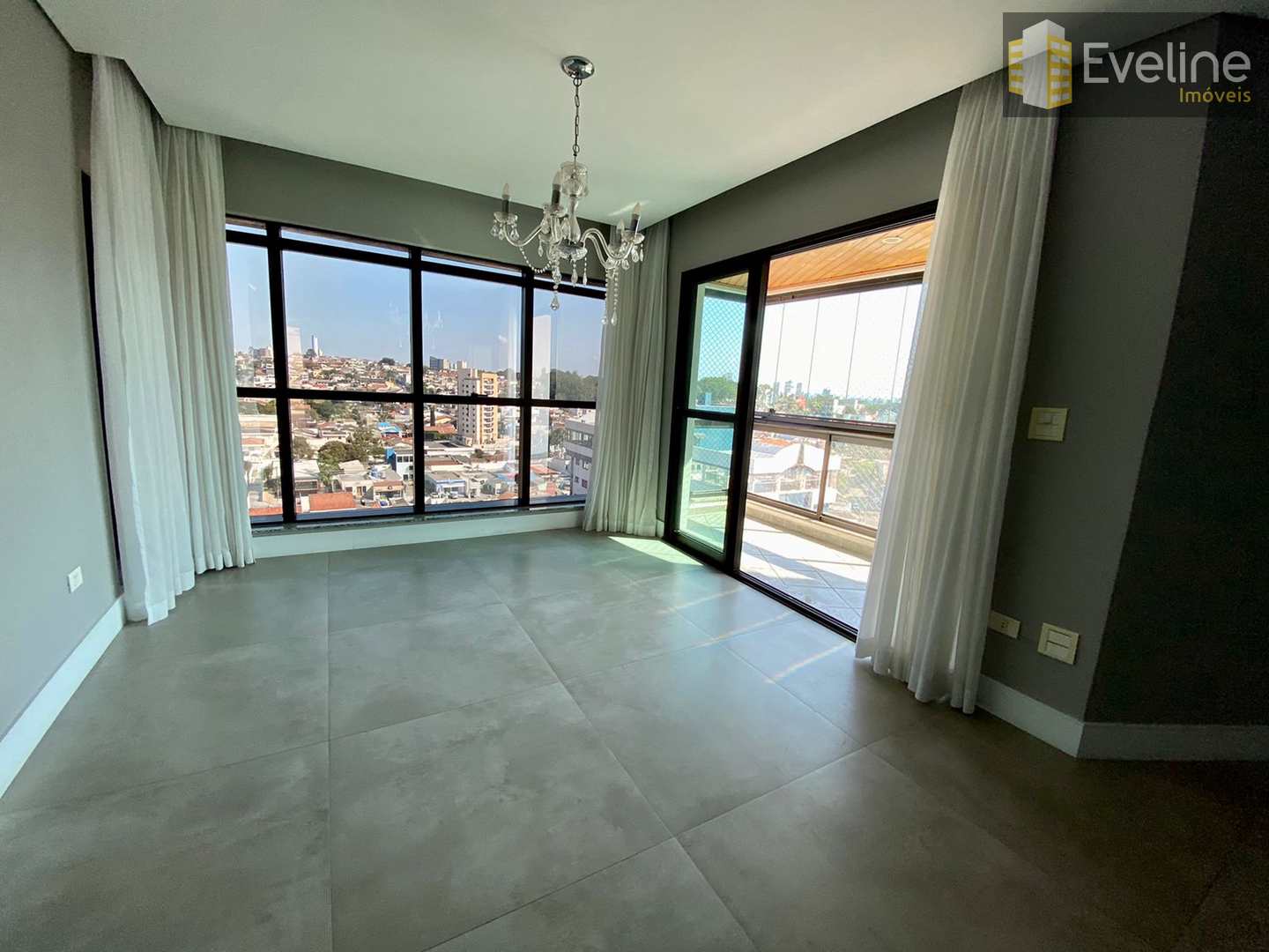 Apartamento à venda com 3 quartos, 148m² - Foto 2