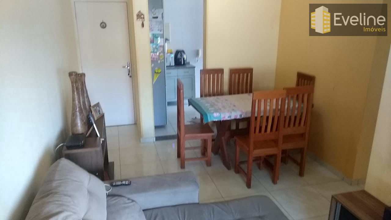 Apartamento à venda com 3 quartos, 75m² - Foto 2