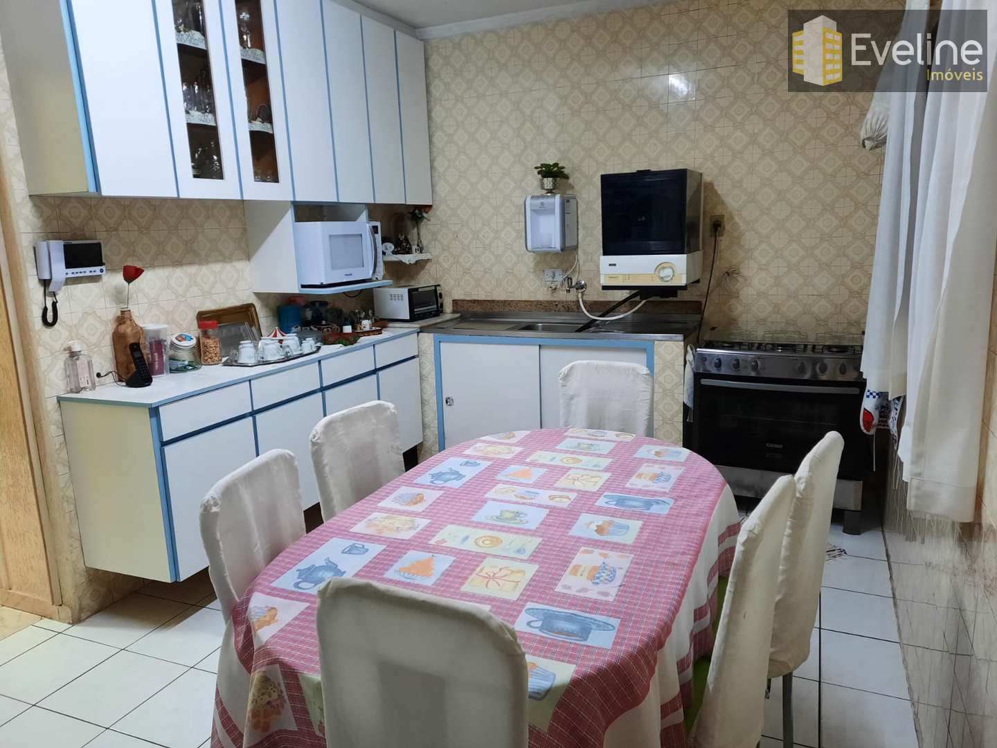 Casa à venda com 3 quartos, 201m² - Foto 3