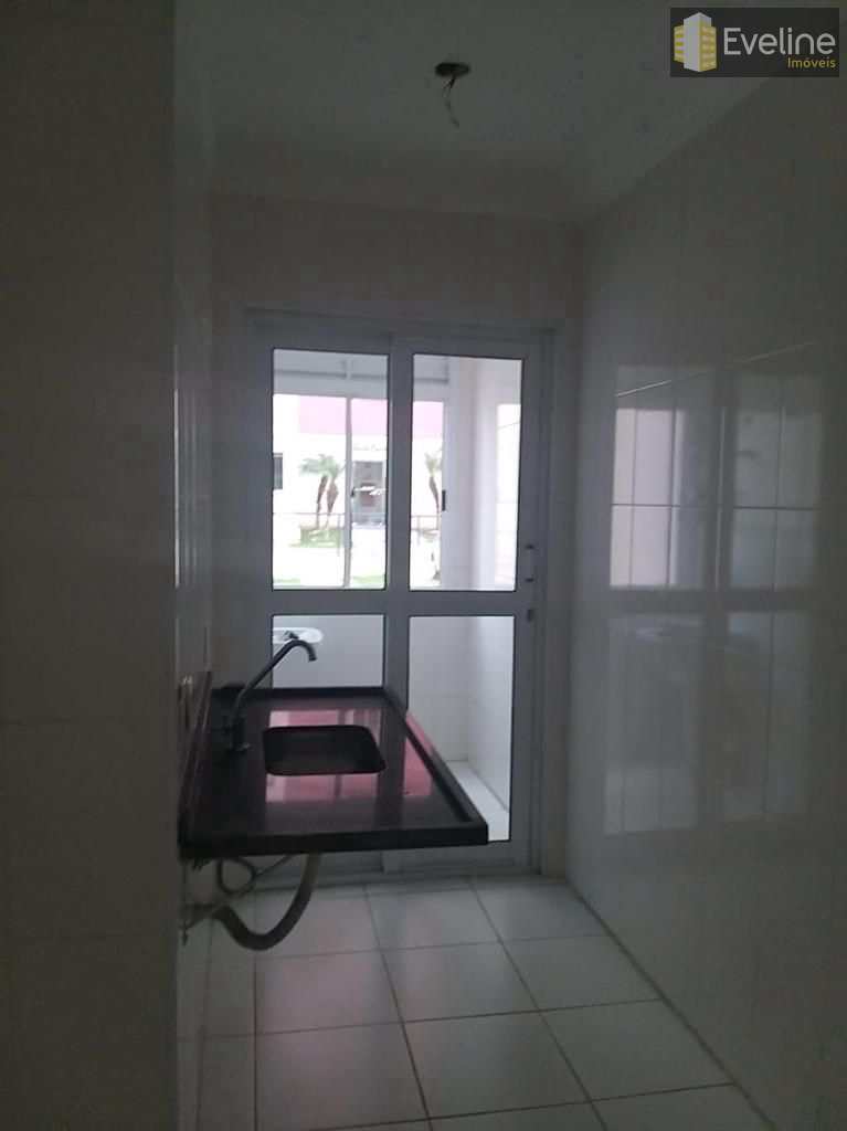 Apartamento à venda com 3 quartos, 74m² - Foto 2