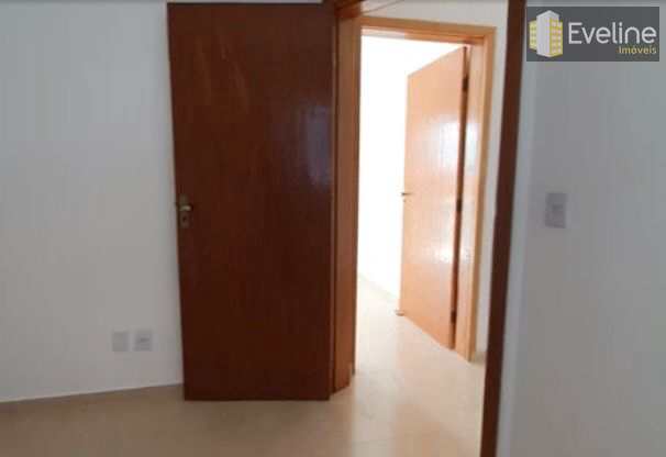 Casa à venda com 2 quartos, 60m² - Foto 12