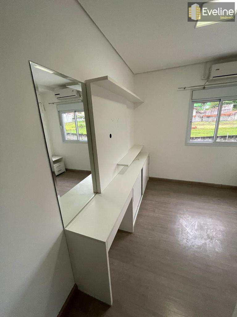 Casa à venda com 3 quartos, 200m² - Foto 17