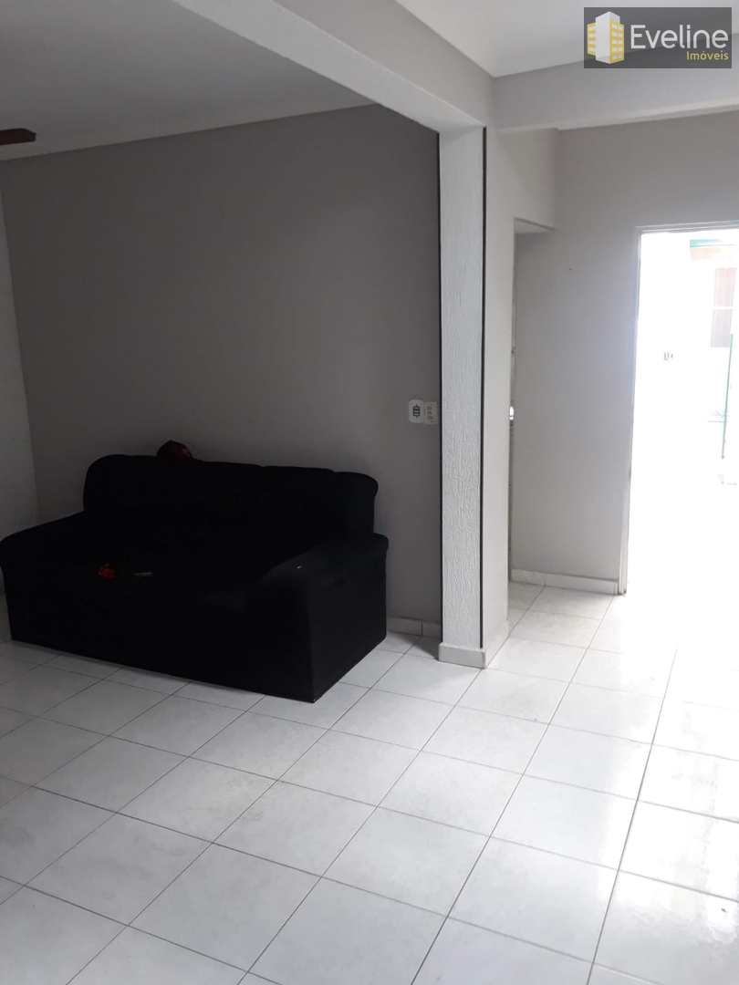 Casa à venda com 3 quartos, 115m² - Foto 1