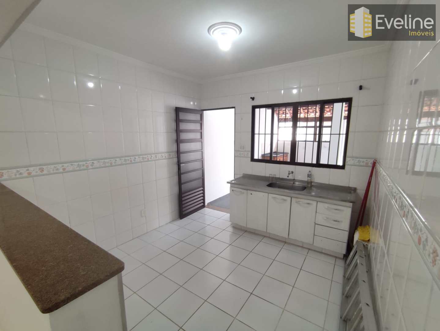 Casa com 3 dorms, Mogi Moderno, Mogi das Cruzes - R$ 630 mil, Cod: 2410