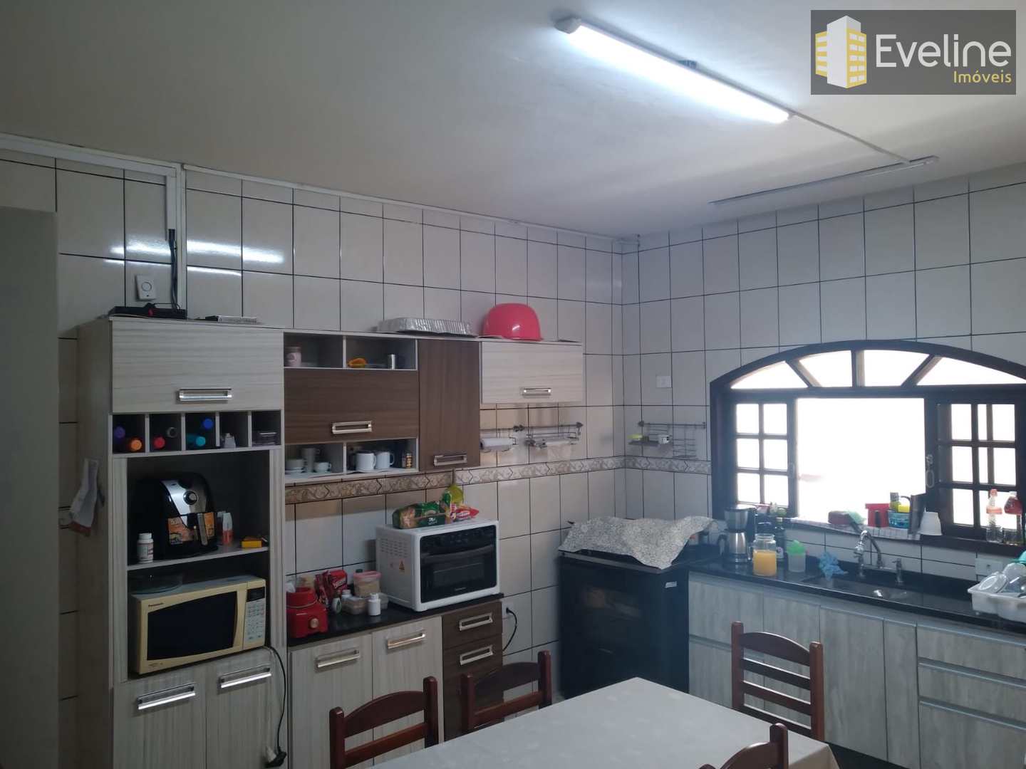 Casa à venda com 5 quartos, 217m² - Foto 2