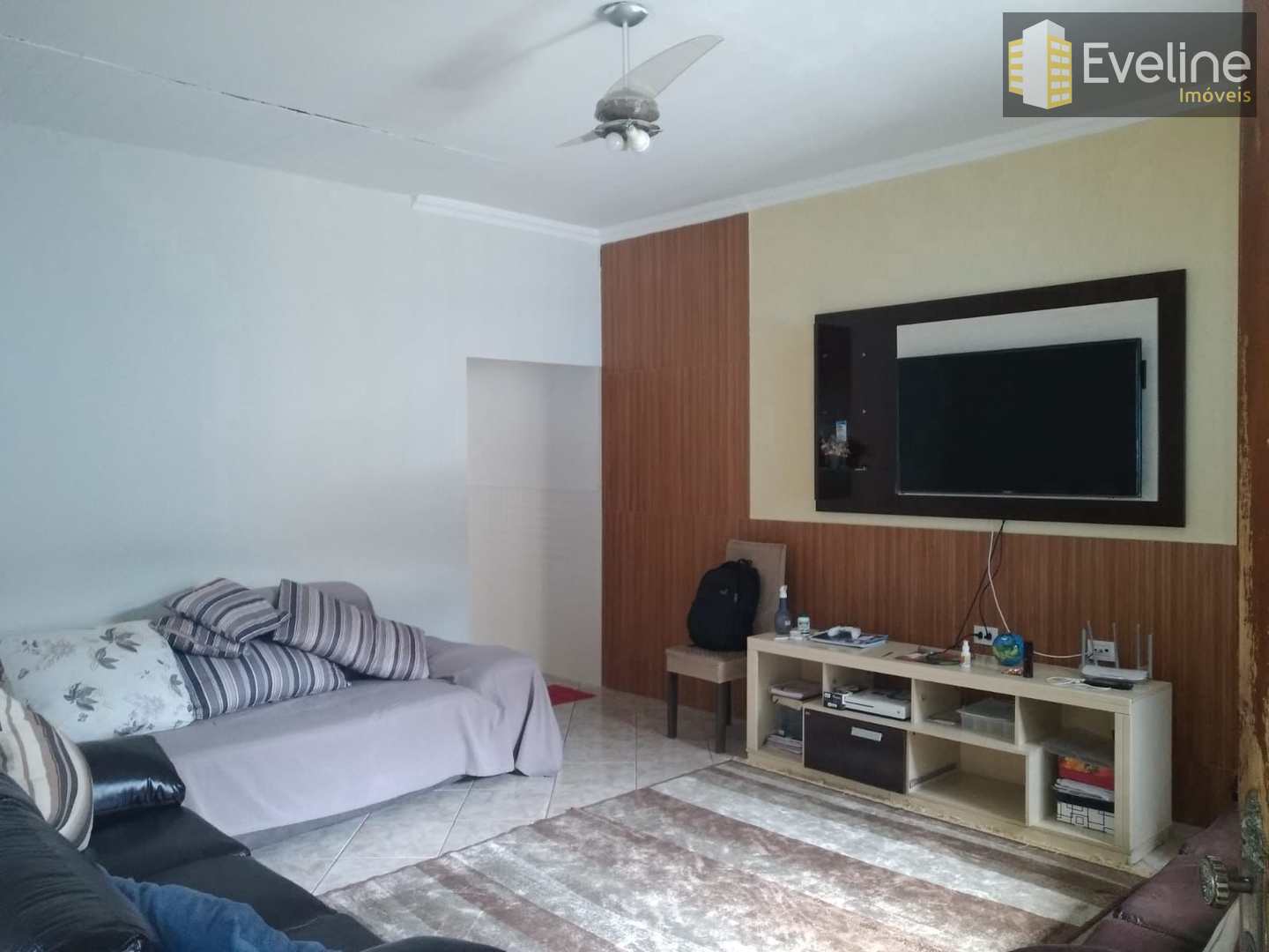 Casa à venda com 5 quartos, 217m² - Foto 1