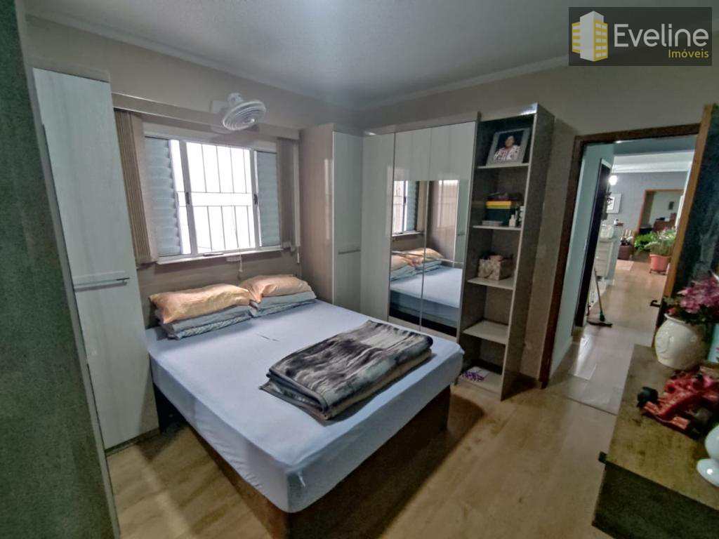 Casa à venda com 2 quartos, 155m² - Foto 4