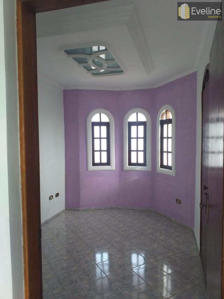 Casa à venda com 3 quartos, 226m² - Foto 18