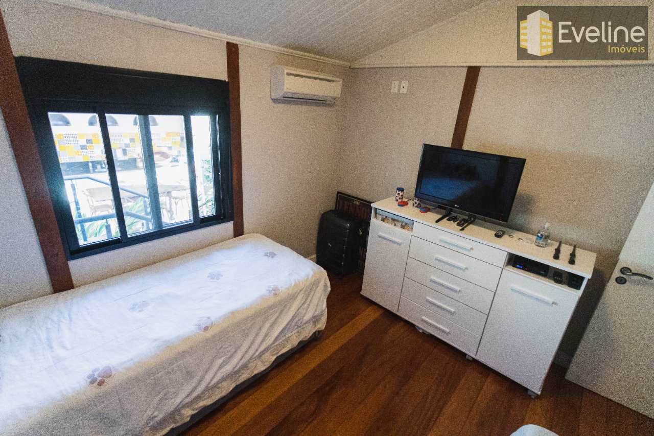 Casa de Condomínio à venda e aluguel com 3 quartos, 250m² - Foto 22