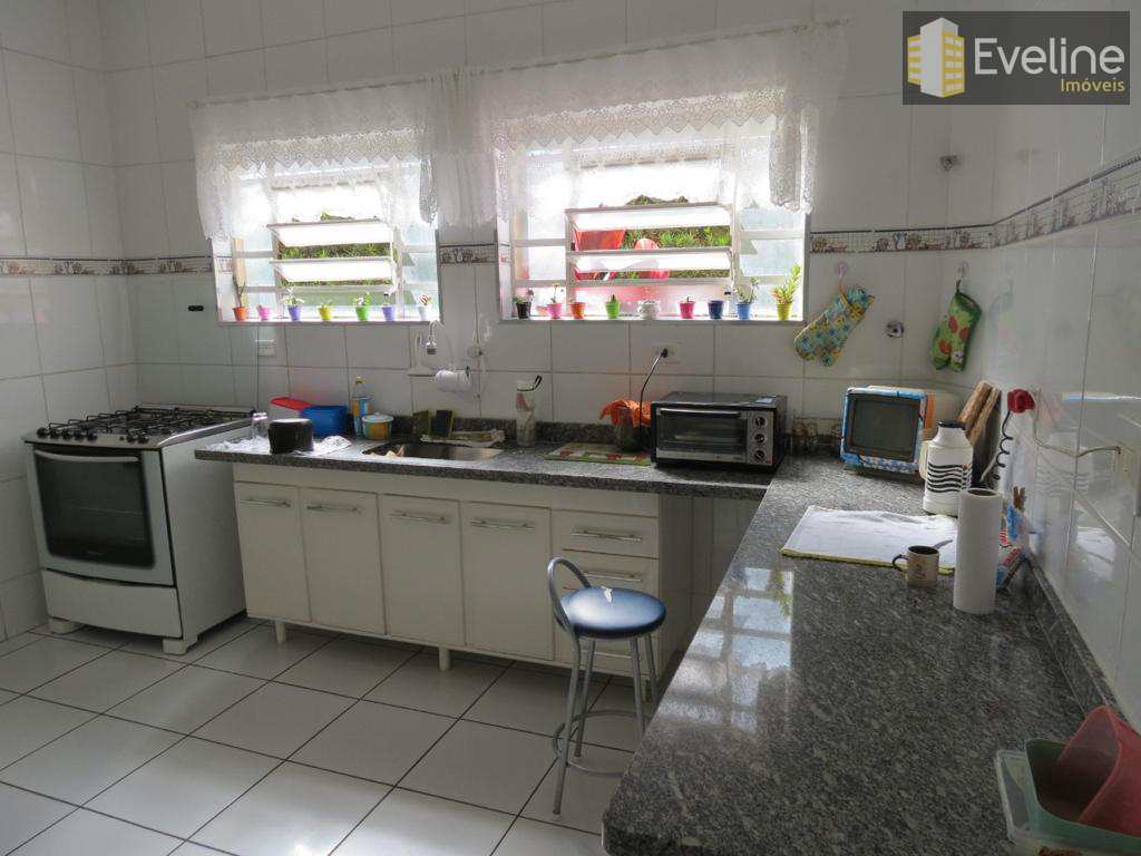 Casa à venda com 4 quartos, 600m² - Foto 5